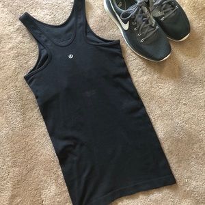 Lululemon tank. Built in bra. Size 4